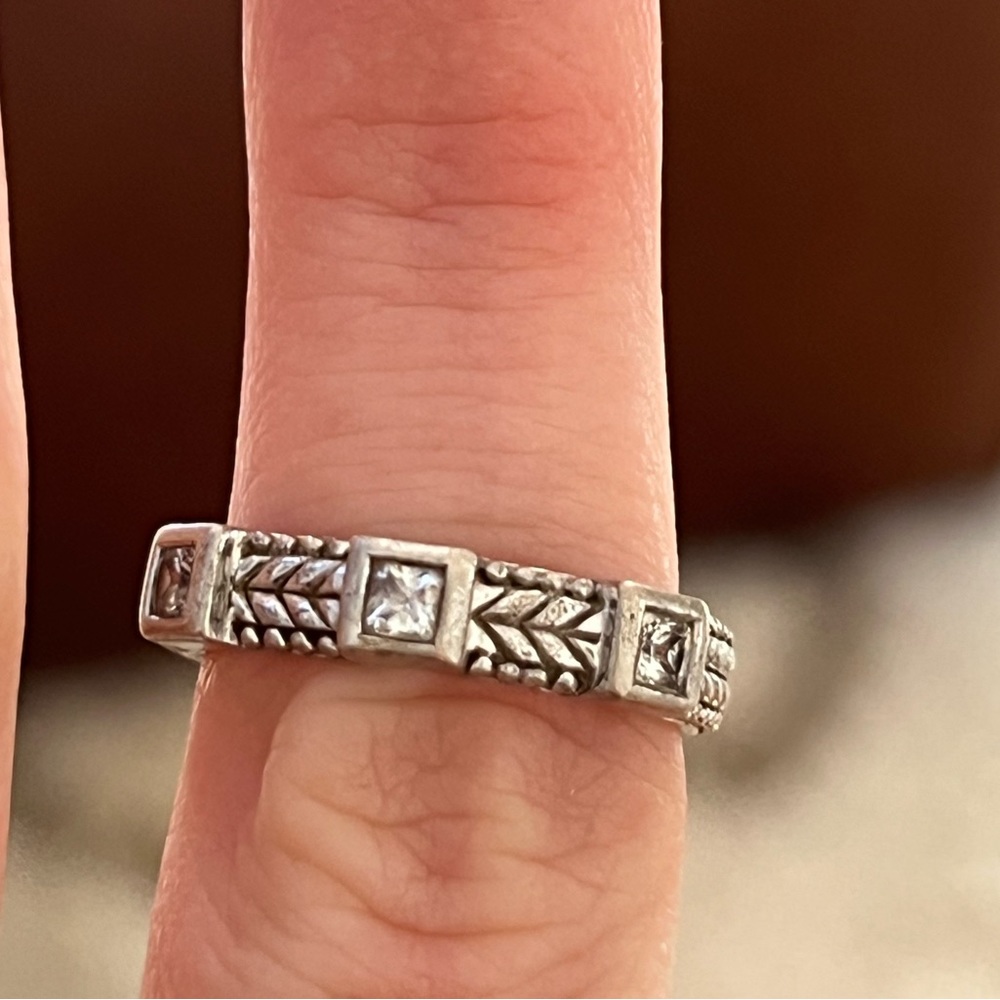 silver ring // three stones
